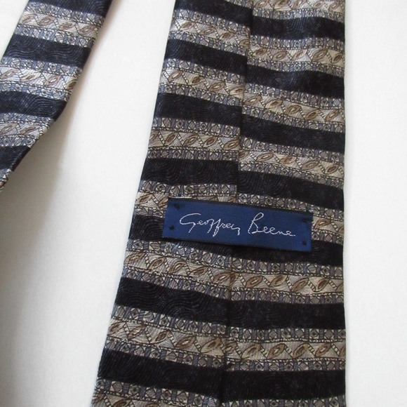 Geoffrey Beene Tie - Picture 2 of 3
